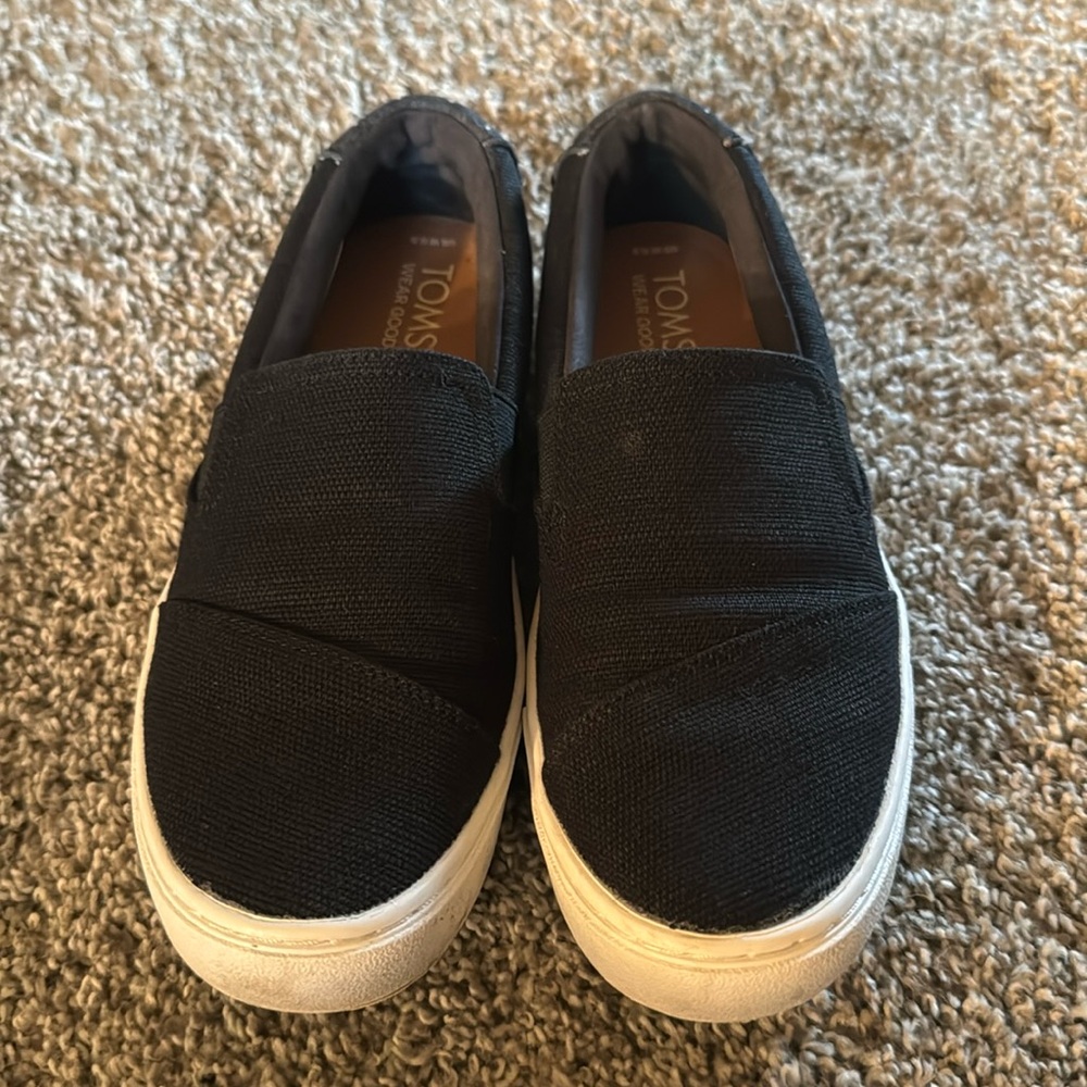 Tom’s Kameron slip ons